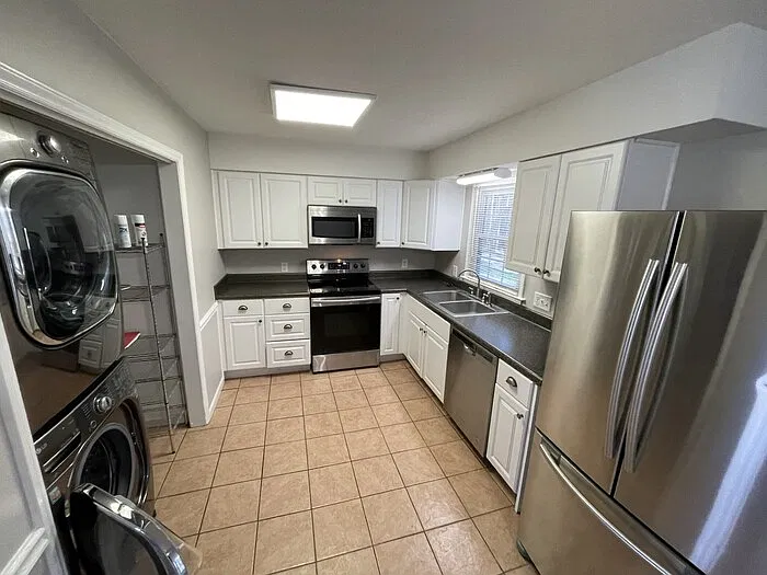 3 bed, 1.5 bath, 1040 sqft, $1,550 — Photo 4