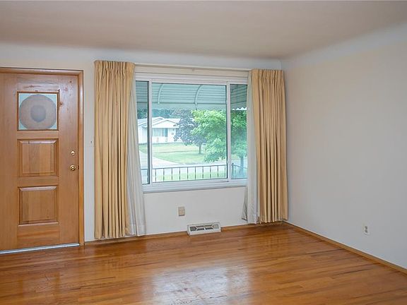 3rd image of 5552 Andover Blvd