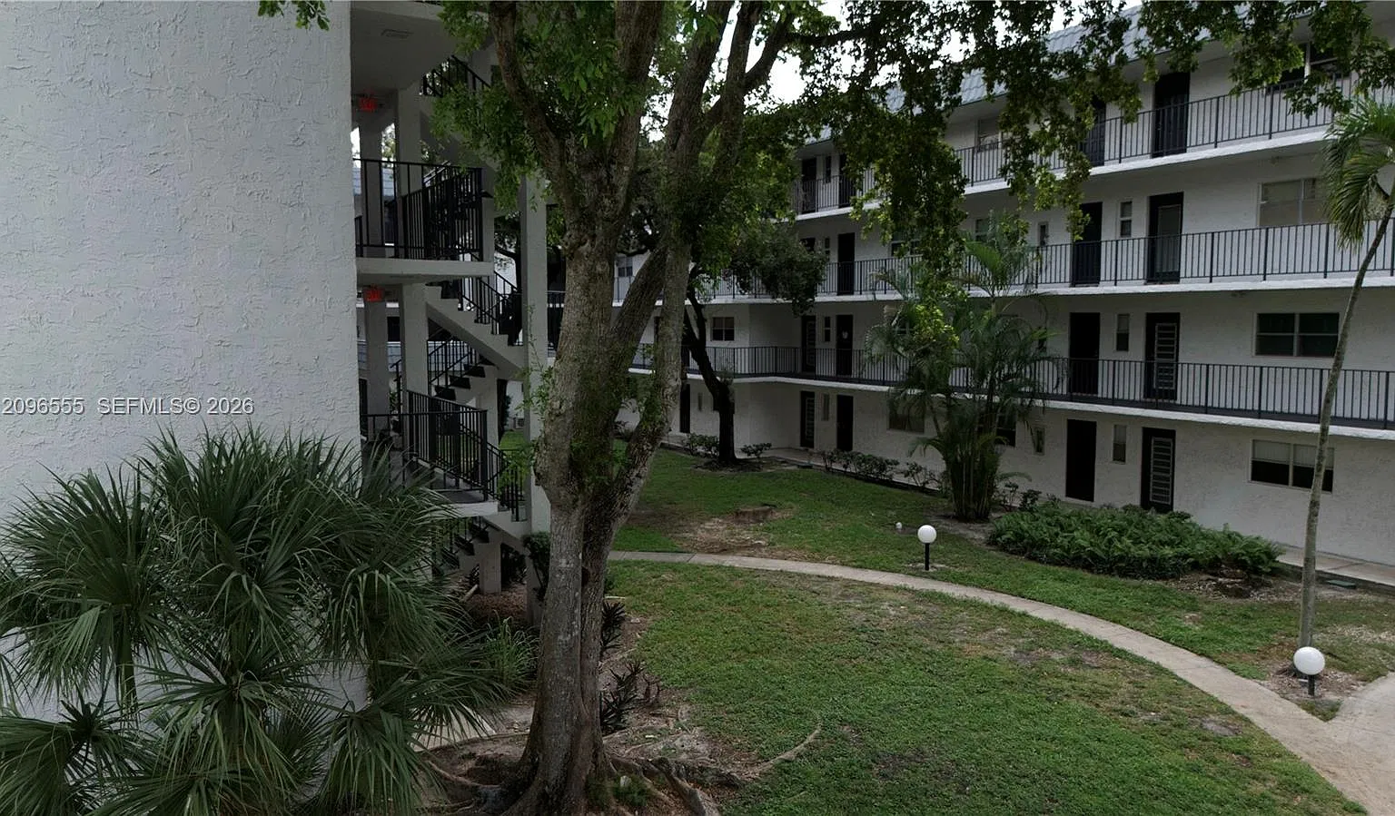 3360 Spanish Moss Ter — Photo 3