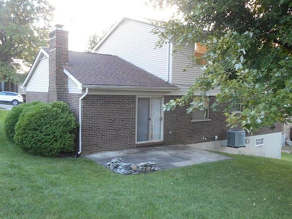 3rd image of 8599 Winthrop Cir