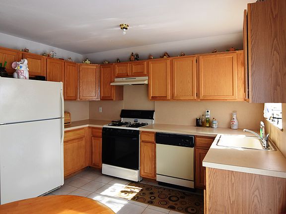 5th image of 85 Sea Gate Ct