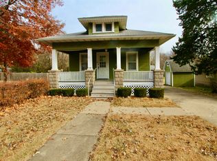 2318 N Flora Ave, Peoria, IL 61604