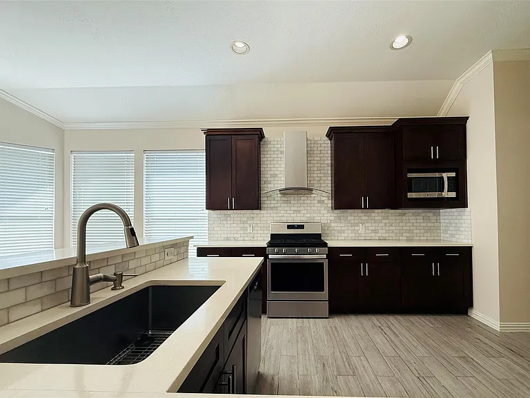5222 Hanneck Valley Ln — Photo 9