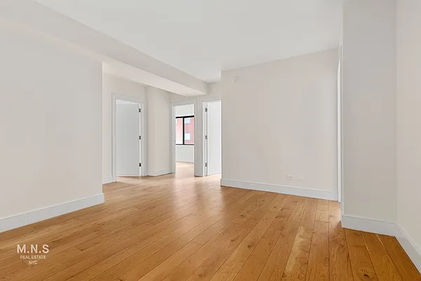 Rented by MNS | media 18