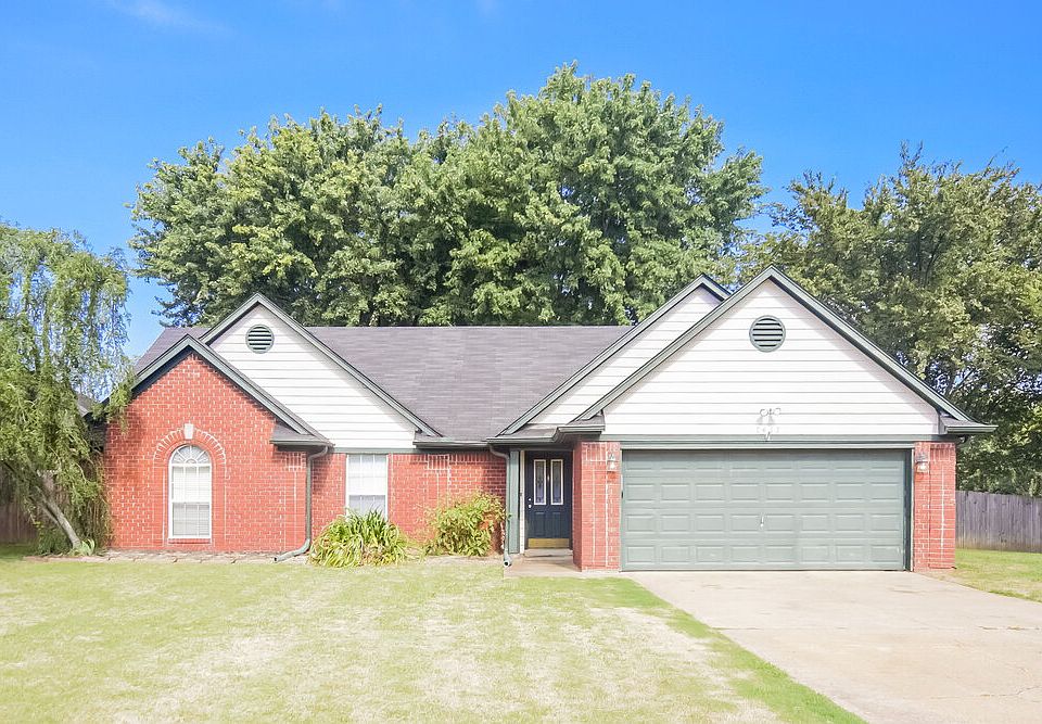 1st image of 7417 Hunters Hollow Ln