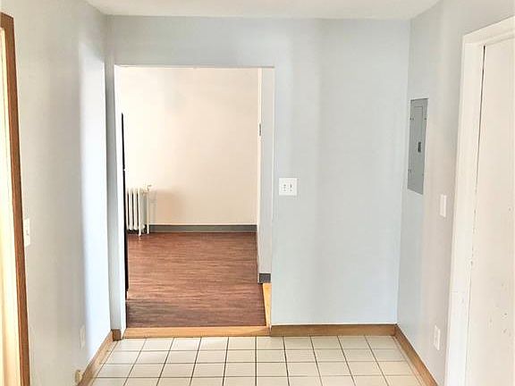 4th image of 2456 Delaware Ave #4