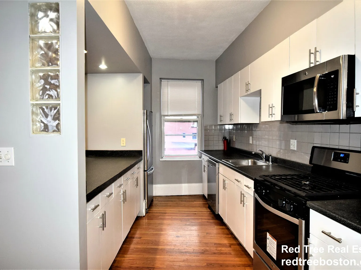 5 bed, 1750 sqft, $6,200 — Photo 4