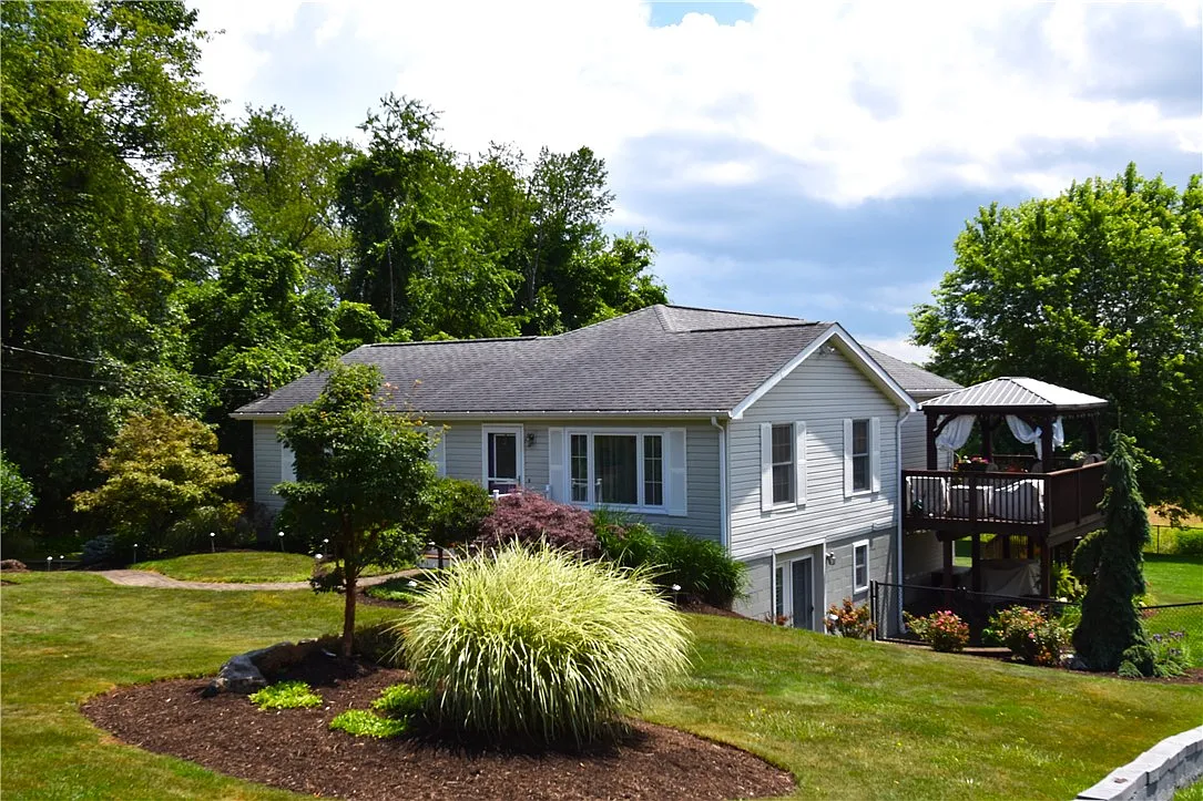 714 James St photo 1