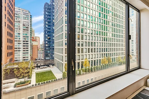 Sold by Ostrov Realty Group | media 7