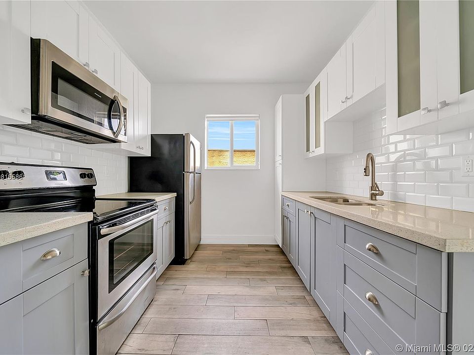 1st image of 345 W 42nd St