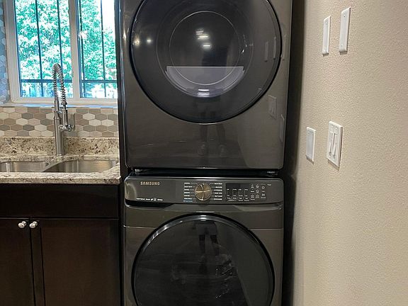 4th image of 1265 N Race St APT 101
