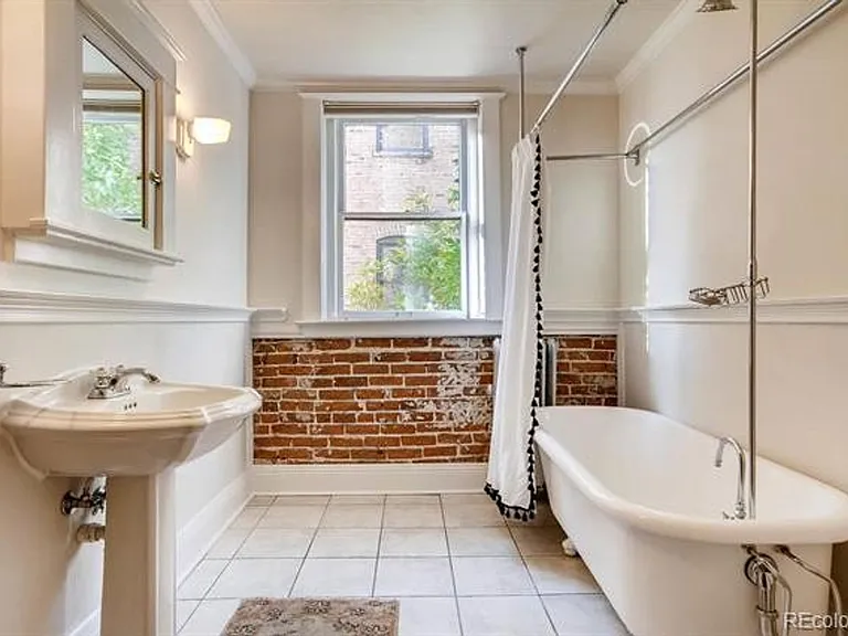 1560 N Ogden St #D — Photo 29
