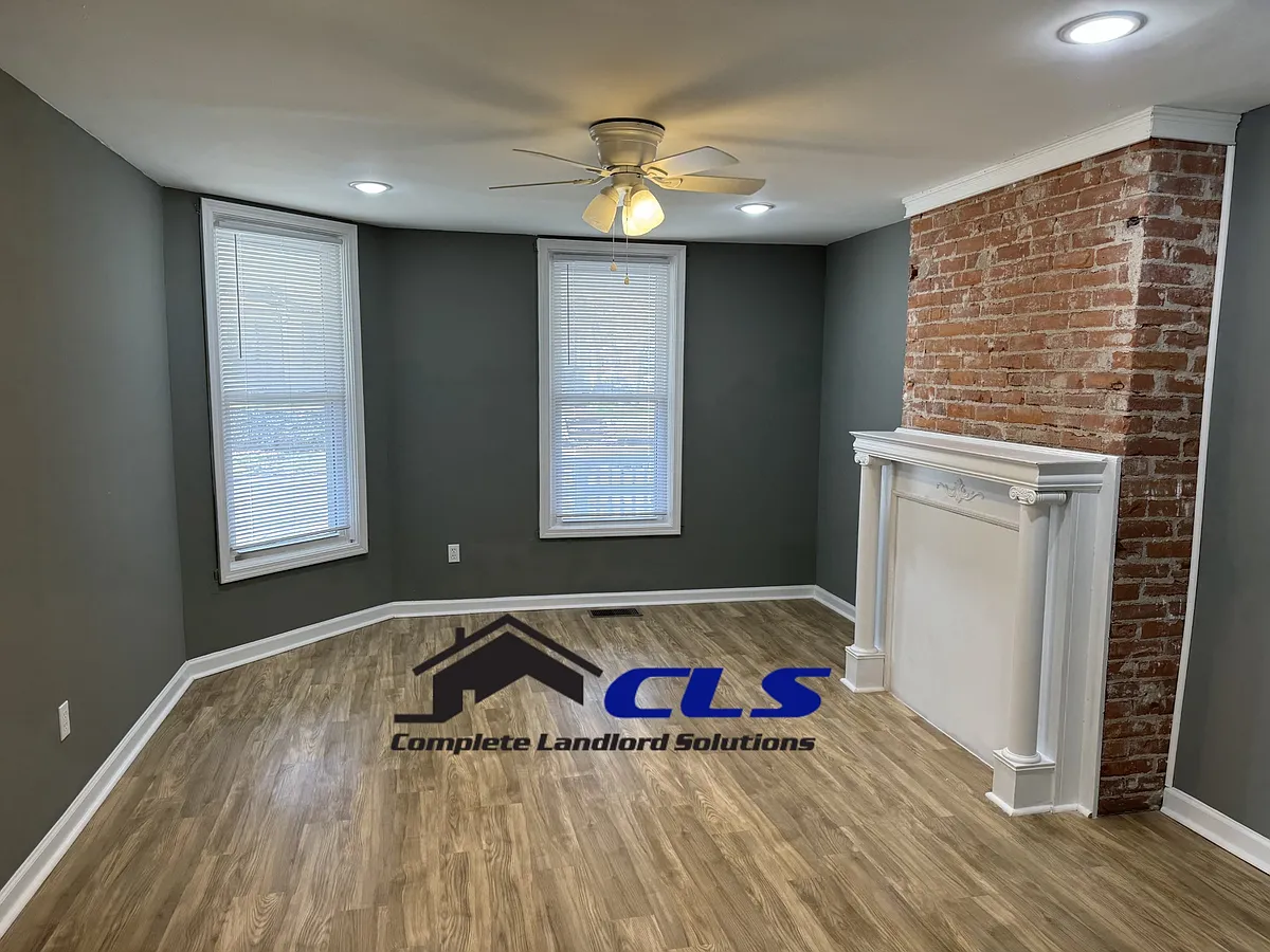 Building Photo - 702 S 8th St #1