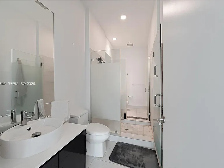 31 SE 6th St #2706 — Photo 16