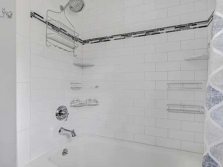215 Bennett St — Photo 18