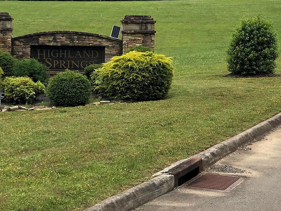 2nd image of 651 Winding Creek Way
