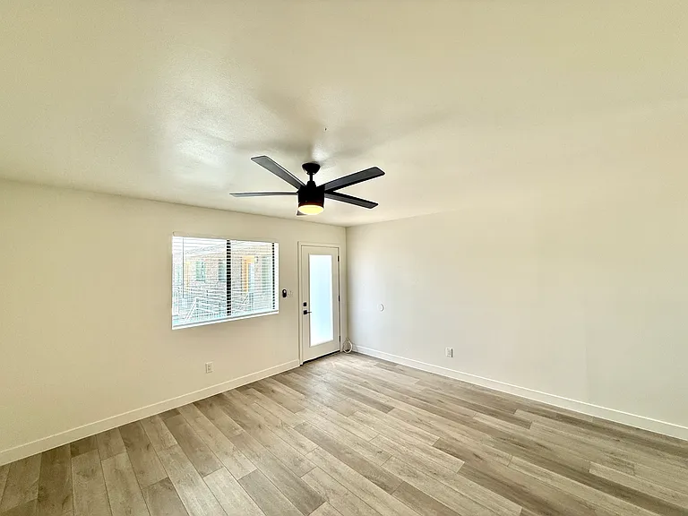 4119 N 11th Ave #6 — Photo 8