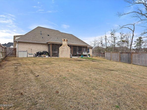 705 Chickasaw Dr S, Flowood, MS 39232
