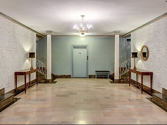 5th image of 223 E 61st St APT 3F