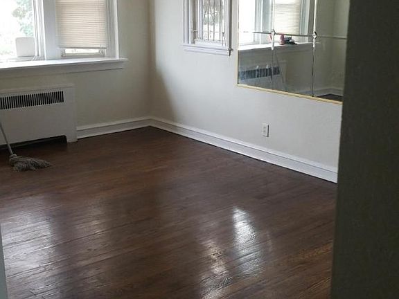 5th image of 1309 E Duval St