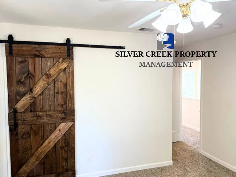 325 Northwood Cmns — Photo 12