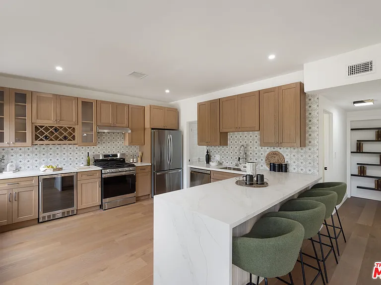 8506 Oak Ct — Photo 26