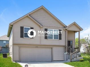 21712 North Rdg, Peculiar, MO 64078