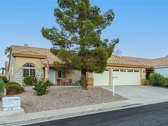 3rd image of 685 Ladywood Ln
