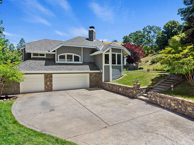 2324 Saddleback Dr — Photo 19