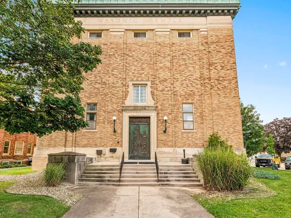 301 S 5th St, Goshen, IN 46528