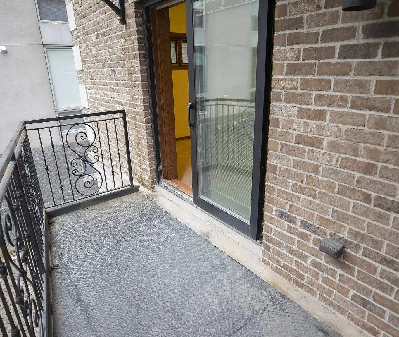 3 bed, 2.5 bath, $4,975 — Photo 4