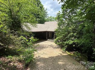 880 W Rochester Dr, Cashiers, NC 28717