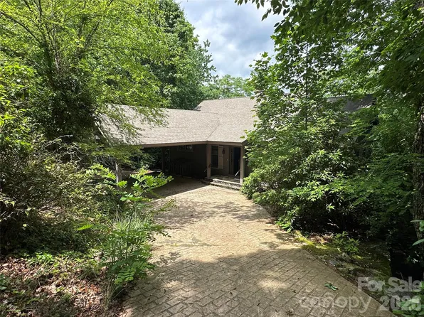 880 W Rochester Dr, Cashiers, NC 28717