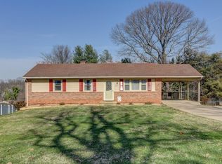 271 Deerwood Dr, Lynchburg, VA 24502