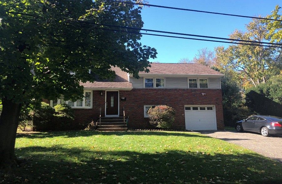 2nd image of 65 Prescott St