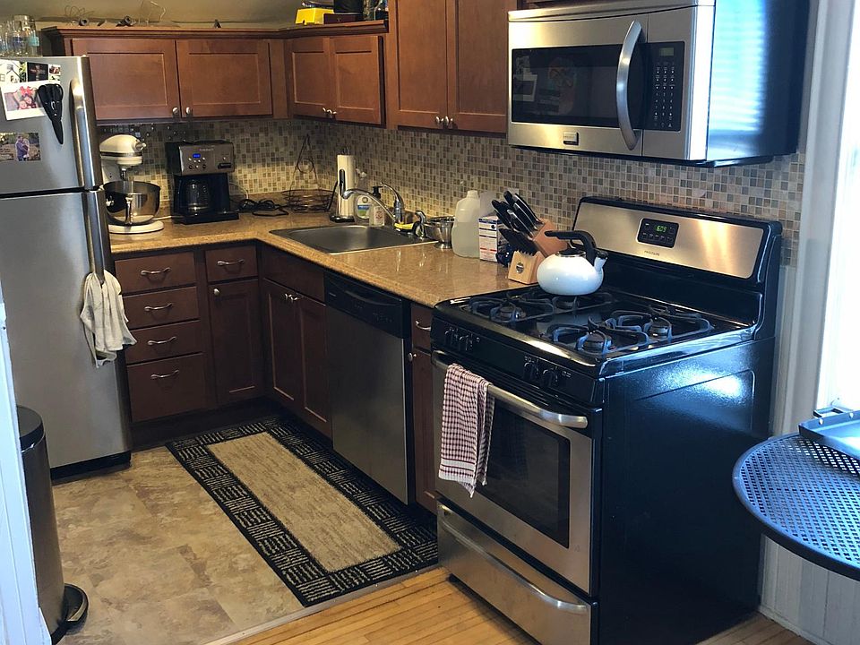 1st image of 1928 Garfield St NE #2
