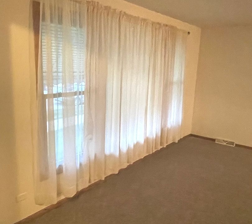9617 1/2 S Albany Ave, Evergreen Park, IL 60805 Zillow