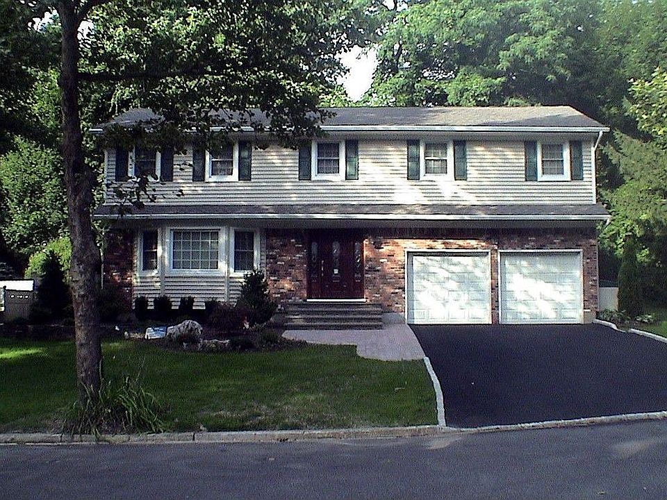 1st image of 14 Northwood Cir