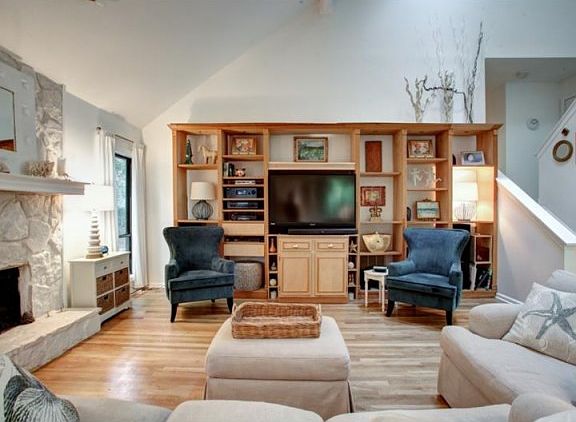 4th image of 3441 Whirlaway Ct