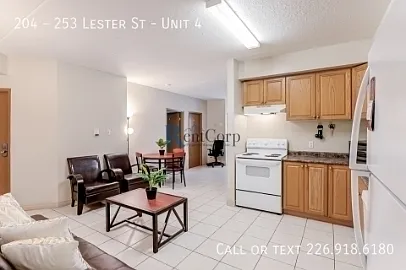 5 bed, 2.0 bath, $700 — Photo 3
