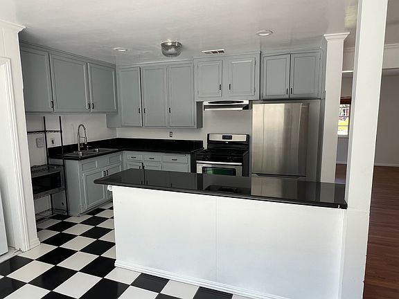 4th image of 1472 W 187th Pl
