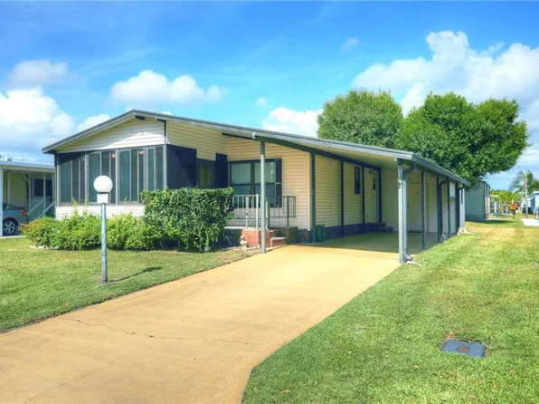 824 Oleander Cir, Barefoot Bay, FL 32976