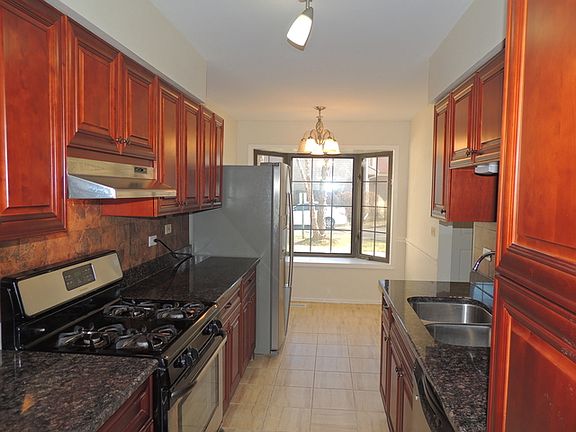 2nd image of 376 E Forest Knoll Dr