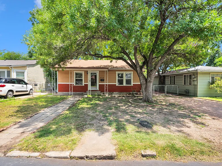 317 Frost St — Photo 2