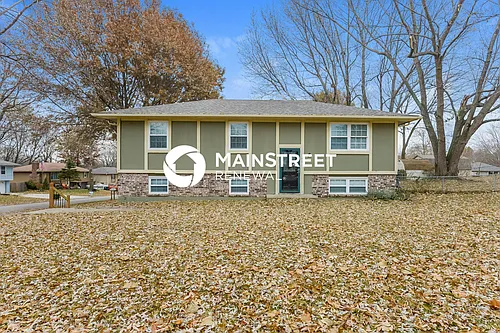 504 SW Shamrock Pl Photo 1