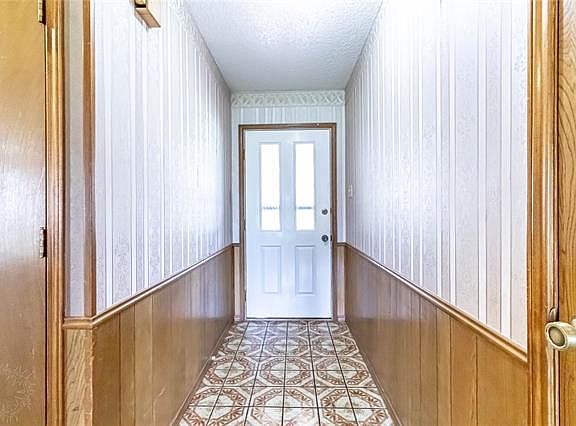 5th image of 4614 Pecan Ln
