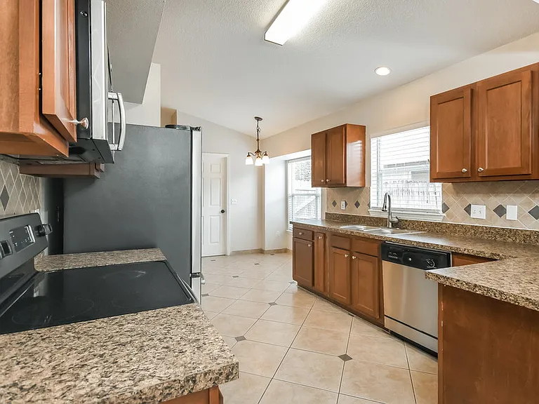 10832 Rushwood Way — Photo 8