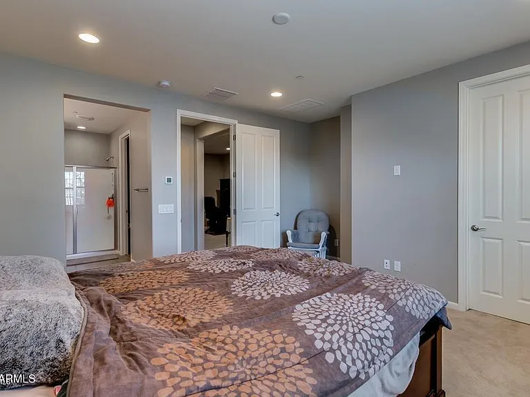 2477 W Market Pl #32 — Photo 22