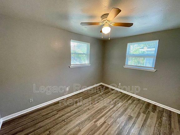 3rd image of 5838 Yellow Pine Ct #4-1