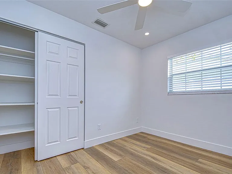 1205 W Hollywood St — Photo 20
